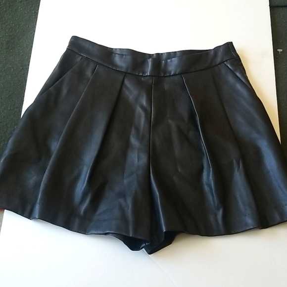 H&M Faux Leather High Waisted Shorts - Picture 2 of 9